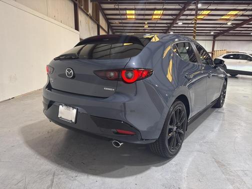 2025 Mazda Mazda3 Carbon Edition