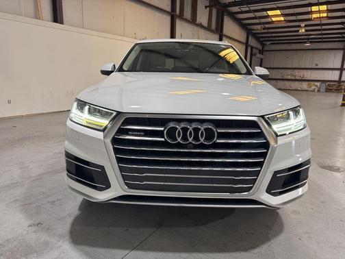 2019 Audi Q7 45 Premium Plus