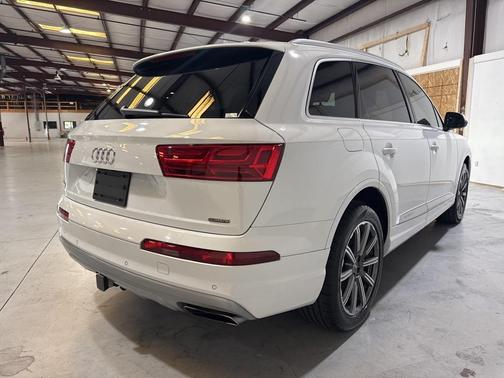 2019 Audi Q7 45 Premium Plus