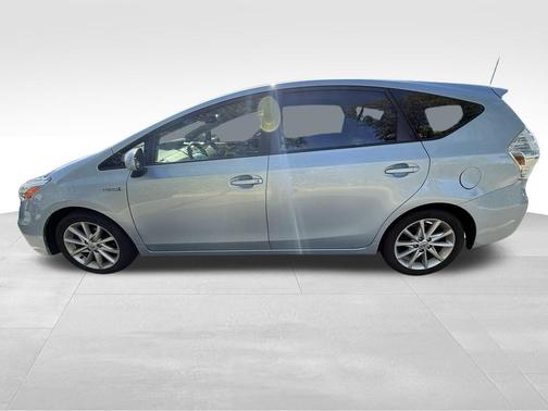 2013 Toyota Prius v Five
