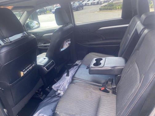 2014 Toyota Highlander LE Plus