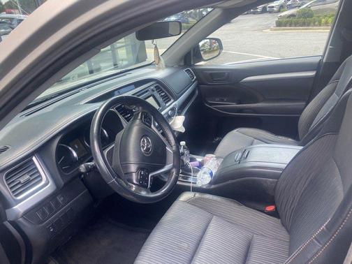 2014 Toyota Highlander LE Plus