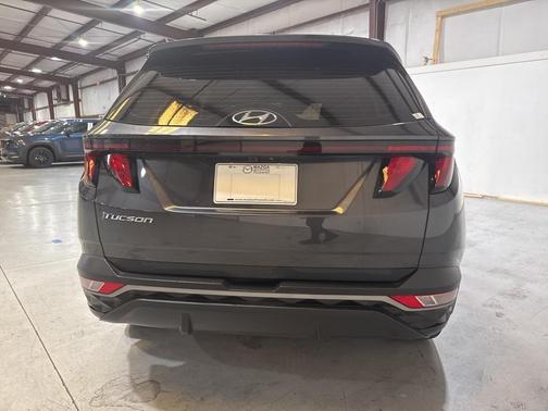 2022 Hyundai TUCSON SE