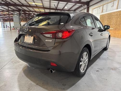 2016 Mazda Mazda3 i Sport