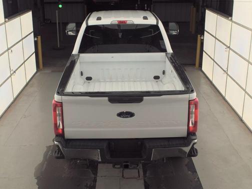 Oxford White 2025 Ford F-250 XLT
