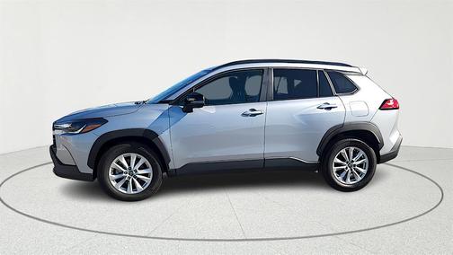 2025 Toyota Corolla Cross LE
