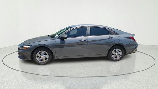 Gray 2025 Hyundai ELANTRA SE