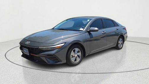 Gray 2025 Hyundai ELANTRA SE