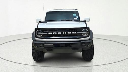 Oxford White 2024 Ford Bronco Outer Banks
