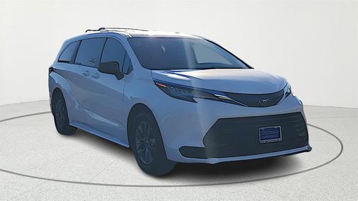2022 Toyota Sienna LE