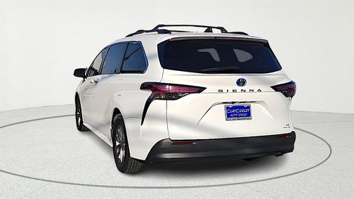 2022 Toyota Sienna LE