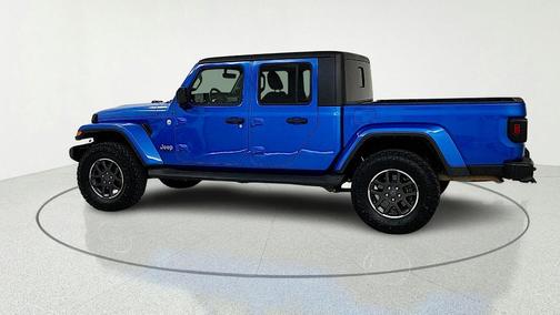 Hydro Blue Pearlcoat 2022 Jeep Gladiator Overland