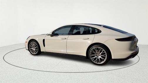 2022 Porsche Panamera 