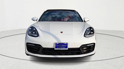 2022 Porsche Panamera 