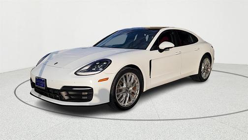 2022 Porsche Panamera 