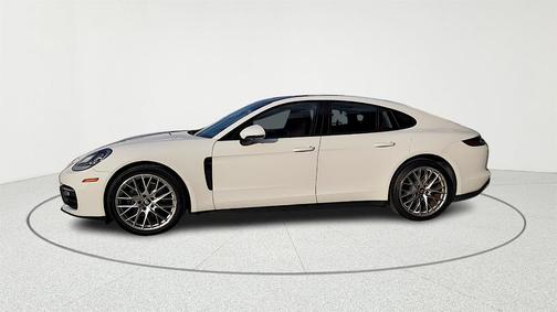 2022 Porsche Panamera 
