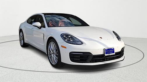 2022 Porsche Panamera 
