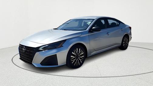 Brilliant Silver Metallic 2025 Nissan Altima SV