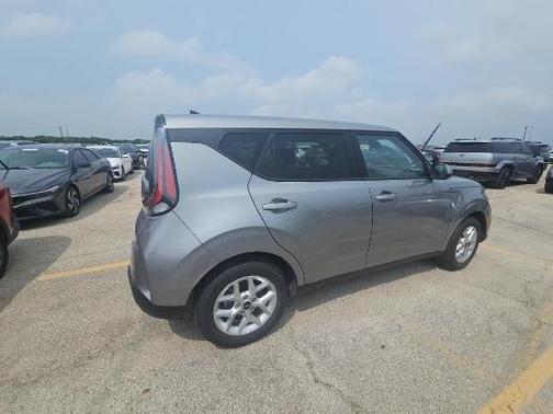 Gray 2025 Kia Soul LX