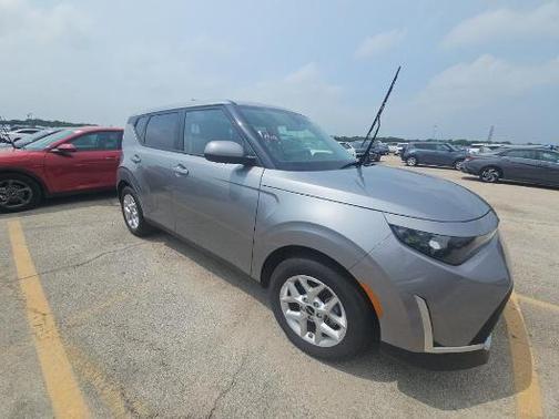 Gray 2025 Kia Soul LX