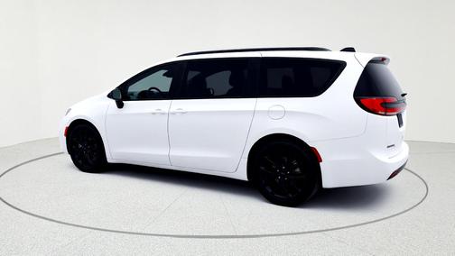 Bright White Clearcoat 2025 Chrysler Pacifica Limited