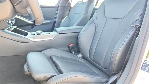 2025 BMW 330 i xDrive