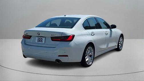2025 BMW 330 i xDrive