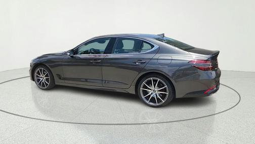 Makalu Gray 2023 Genesis G70 2.0T