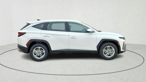 White Pearl 2026 Hyundai TUCSON SE
