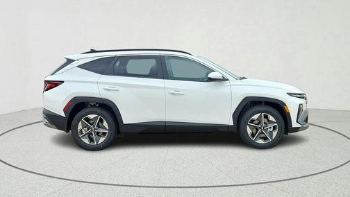 White Pearl 2026 Hyundai TUCSON SEL
