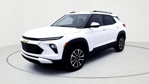 Summit White 2025 Chevrolet Trailblazer LT
