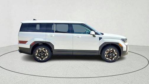 White 2027 Hyundai SANTA FE SE 2.4