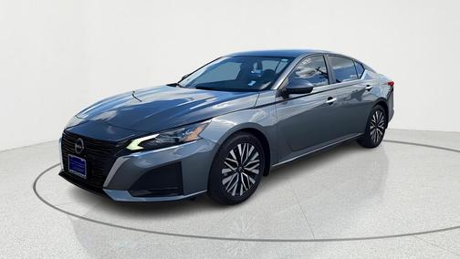 Gun Metallic 2024 Nissan Altima 2.5 SV