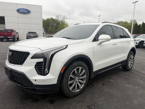 Crystal White Tricoat 2019 Cadillac XT4 Sport
