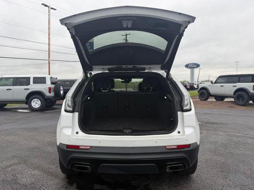 Crystal White Tricoat 2019 Cadillac XT4 Sport