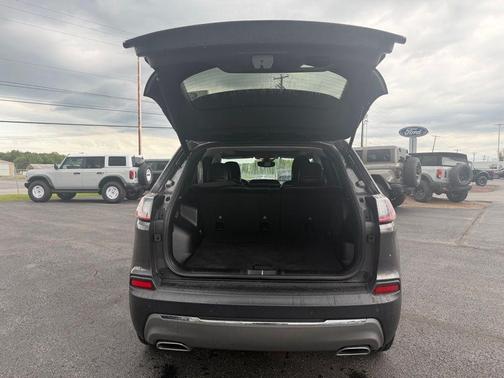Granite Crystal Metallic Clearcoat 2021 Jeep Cherokee Limited