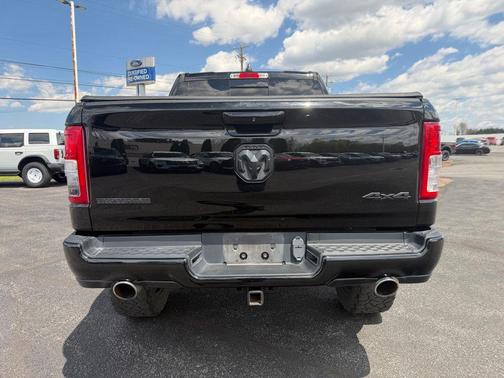 Diamond Black Crystal Pearlcoat 2019 RAM 1500 Big Horn