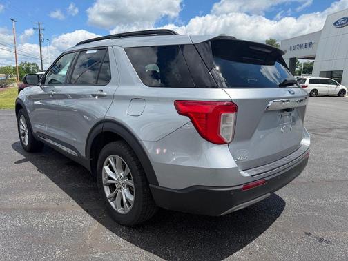 Iconic Silver Metallic 2020 Ford Explorer XLT