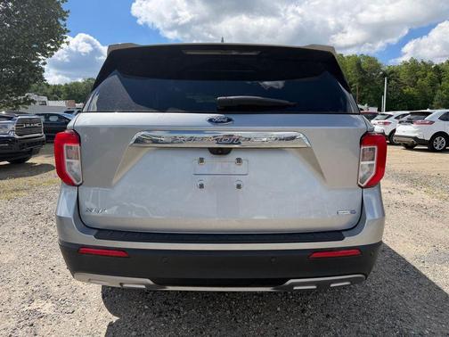 Iconic Silver Metallic 2020 Ford Explorer XLT