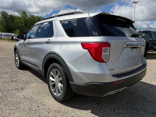Iconic Silver Metallic 2020 Ford Explorer XLT