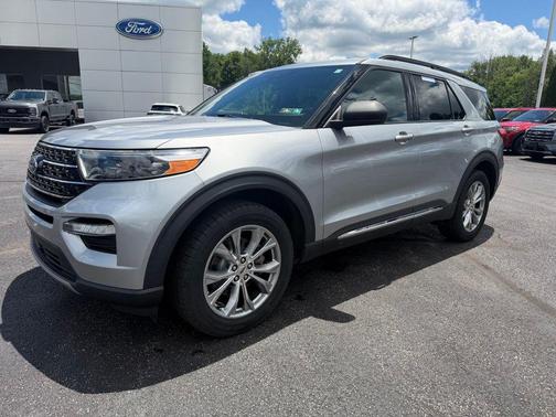 Iconic Silver Metallic 2020 Ford Explorer XLT