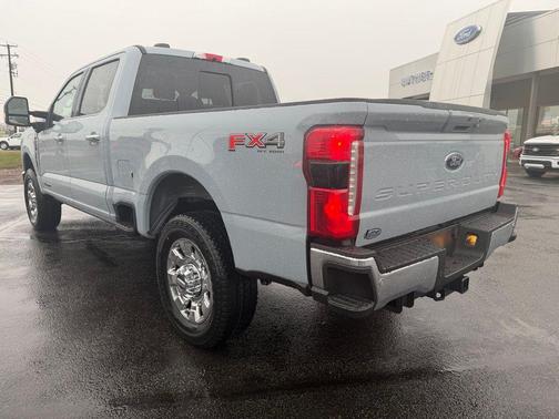 Glacier Gray Metallic Tri-Coat 2026 Ford F-250 Lariat