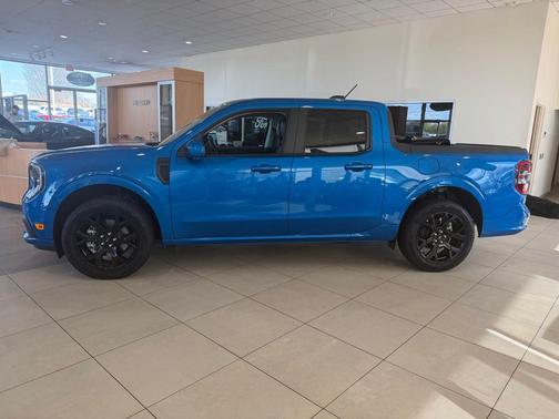 Velocity Blue 2026 Ford Maverick Lobo
