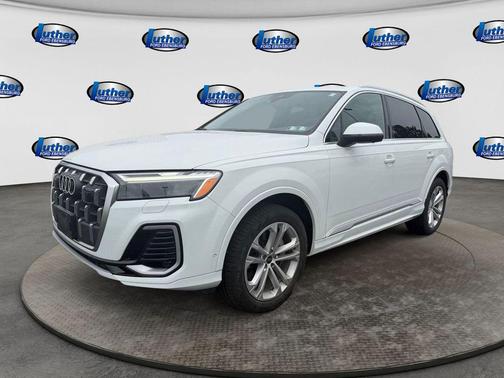 Samurai Gray Metallic 2025 Audi Q7 55 Premium Plus