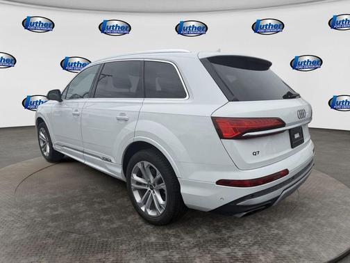 Samurai Gray Metallic 2025 Audi Q7 55 Premium Plus