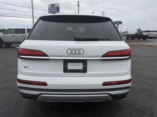 Samurai Gray Metallic 2025 Audi Q7 55 Premium Plus