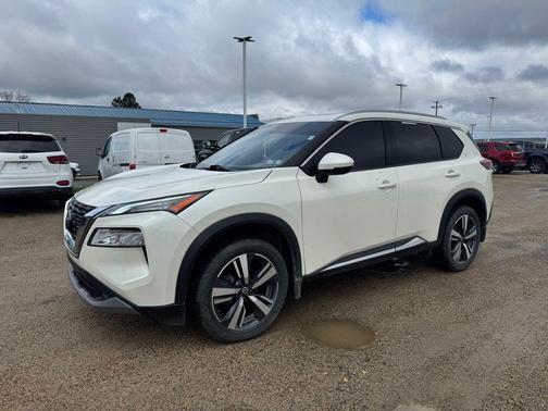 Pearl White Tricoat 2021 Nissan Rogue SL