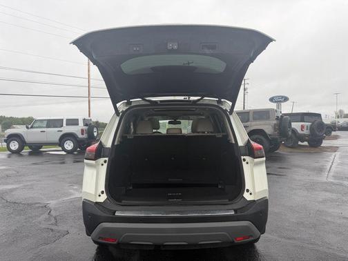 Pearl White Tricoat 2021 Nissan Rogue SL