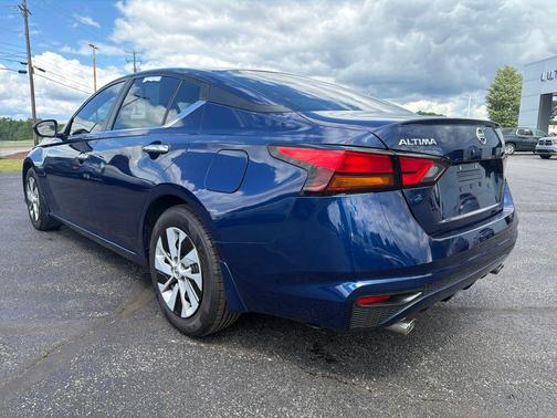 Deep Blue Pearl 2021 Nissan Altima S FWD