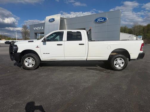 Bright White Clearcoat 2022 RAM 2500 Tradesman Crew Cab 4x4 8' Box